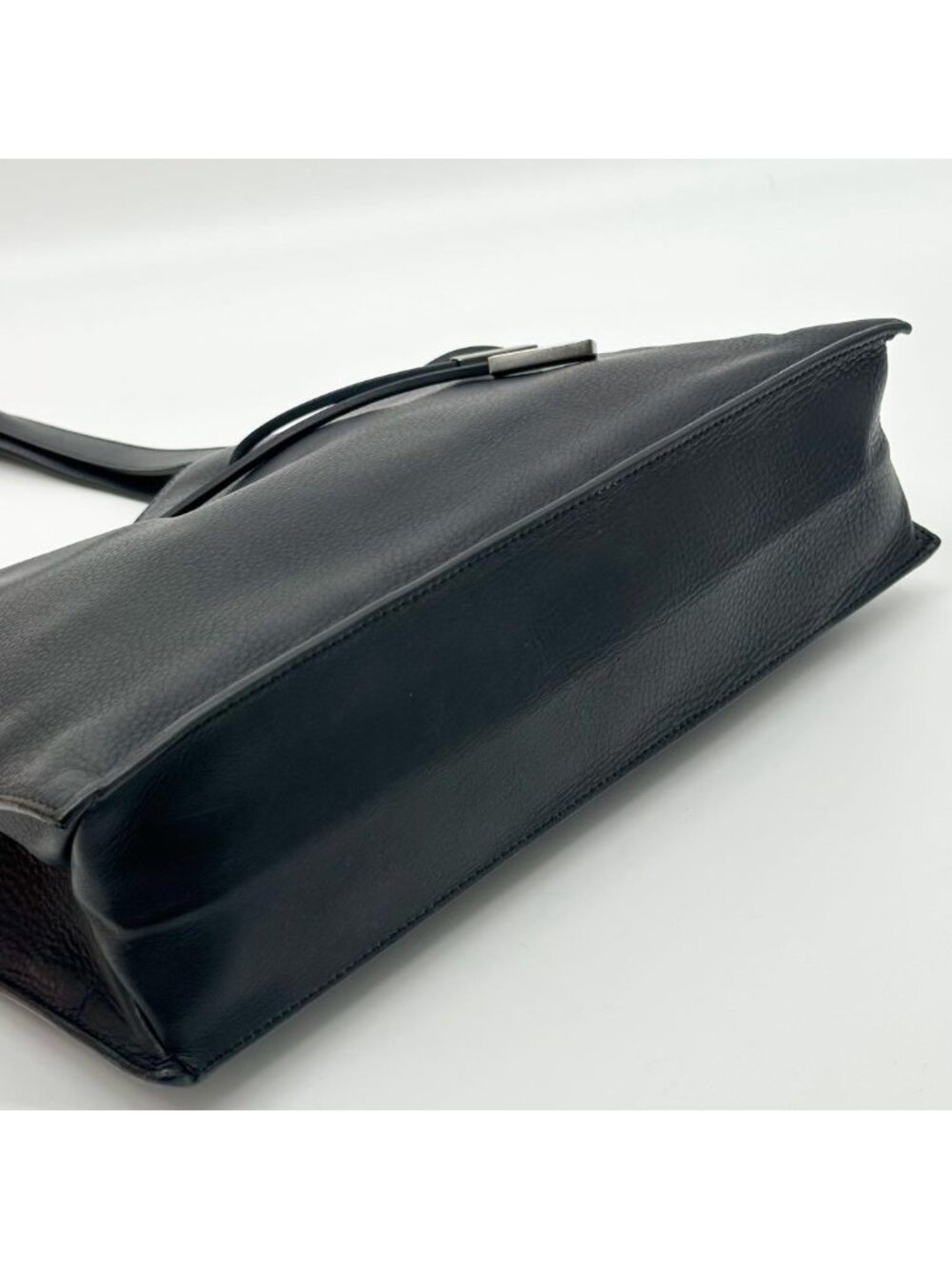 ★SOLD★ Gucci Era Vintage Leather Tote - Picture 9 of 15